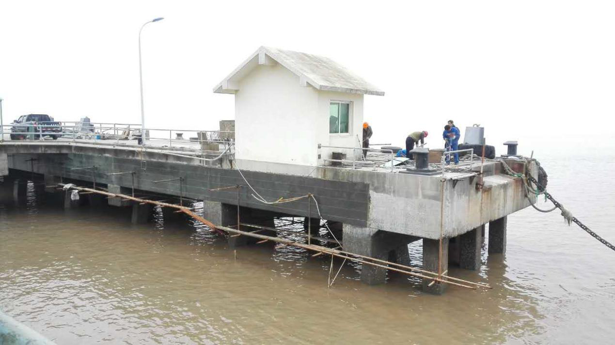 海边建筑的混凝土裂缝要怎么处理？