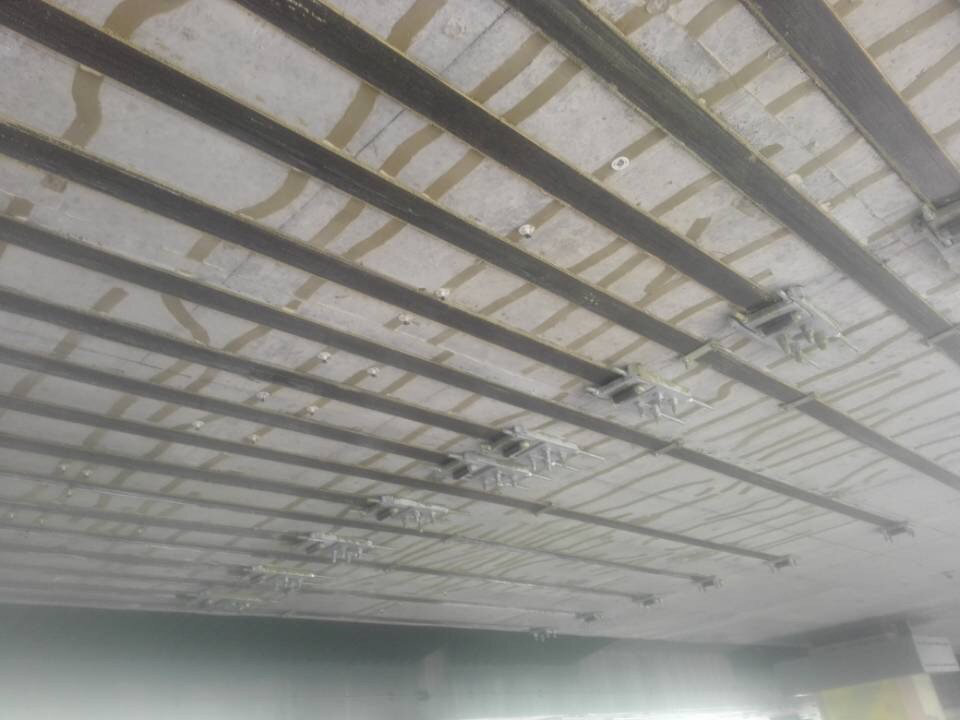 东北大庆团结桥，用南京曼卡特碳纤维布加固原因？